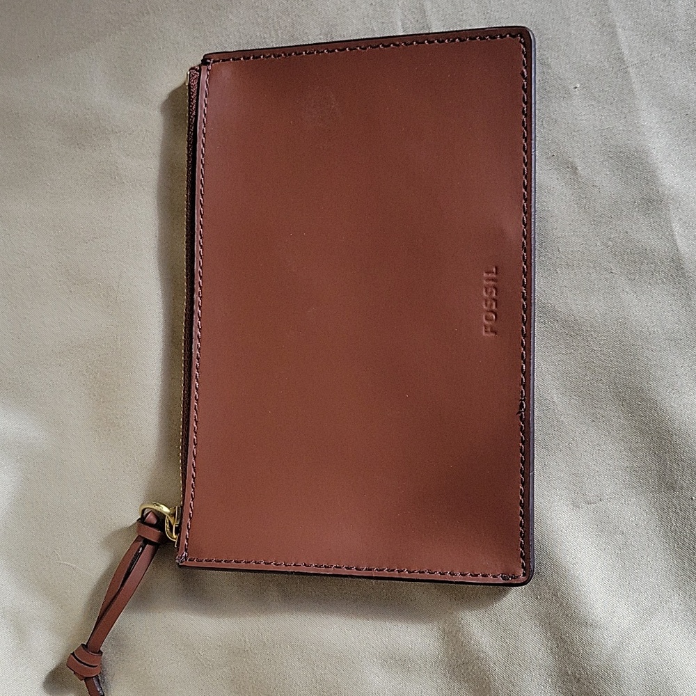 Fossil pouch